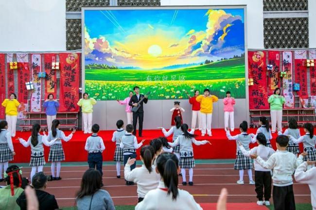 共迎2026年元旦 萌娃多彩活动喜迎新年